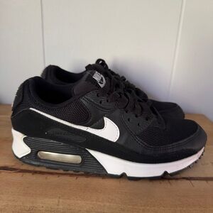 Women's Nike Air Max 90 Black White Sneakers Sz 6